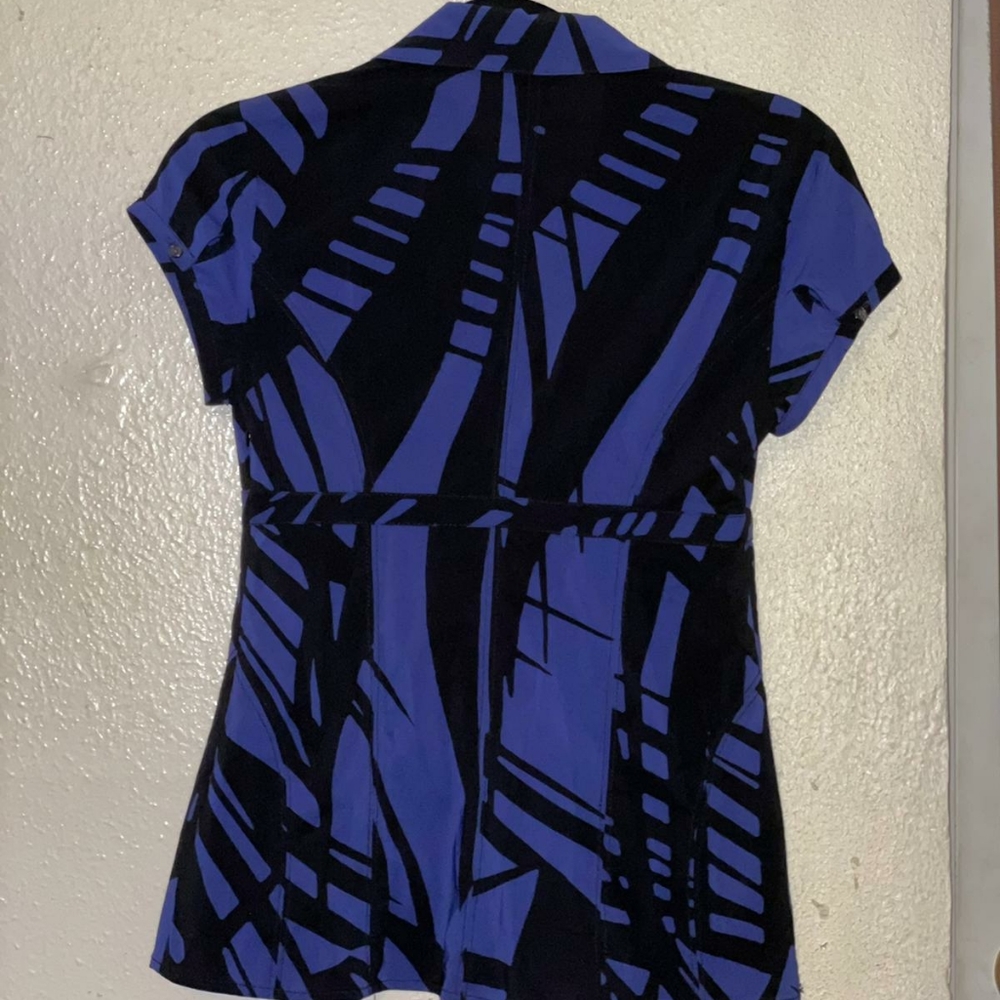 Express Design Studio Blouse - Picture 2 of 2